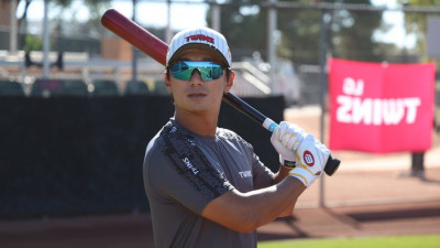 이제는 ‘국가대표 2루수’의 시간…신민재 “준비 잘해서 좋은 컨디션으로 들어갈 것” [SS시선집중]