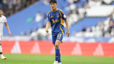 [단독]‘세리머니 사과’ 이청용, 은퇴 기로서 ‘승격팀’ 인천 전격 입단…백의종군 심정, 윤정환 품에 안긴다