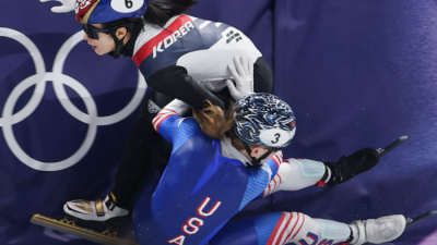 안톤 오노도 한국에 손, ‘3꽈당’ 美 선수편 들지 않았다…불필요한 빠른 추월에 쓴소리