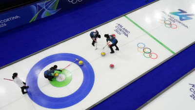 첫판부터 덜미…여자 컬링 5G, 미국과의 1차전서 4-8 역전패