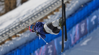 뼈아픈 실수…모굴 스키 정대윤, 1차 결선서 고배