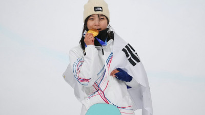 ‘새 역사 쓴’ 스노보드 최가온, 포상금 두둑…3억원·오메가 시계 등