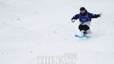 [동계올림픽] 프리스타일 스키 윤신이, 여자 듀얼 모굴 32강 탈락