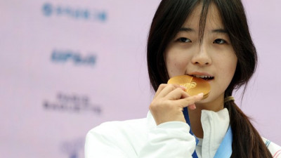 ‘국민 여동생’ 떠오른 최가온 “최연소 금메달 비결은 한식, 비비고 치킨 거덜났어요”