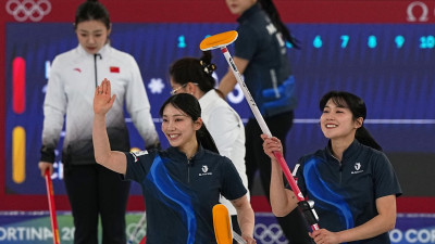 마지막 10엔드서 뒤집기 성공…한국 여자 컬링, 중국에 1점차 승리