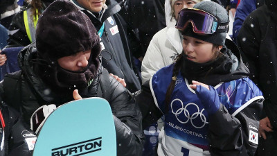 아버지, 우상, 코치… ‘금빛 조연’ 빛났다 [밀라노 동계올림픽]