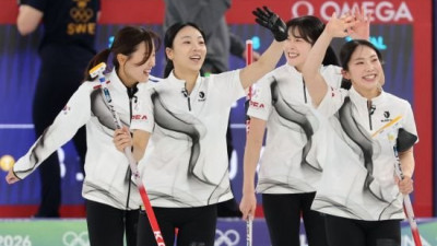 女컬링, 스웨덴 8-3 제압…준결승 진출 청신호