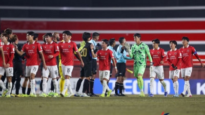 ‘패착된 스리백’ 켄토 데뷔골+통한의 이호재 동점골 ‘취소’…포항, 감바에 1-2 패배로 ACL 2 8강 진출 ‘실패’