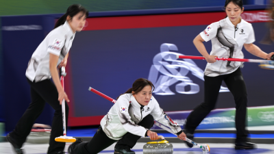 [동계올림픽] 여자 컬링, 캐나다에 7-10 패…준결승 진출 실패