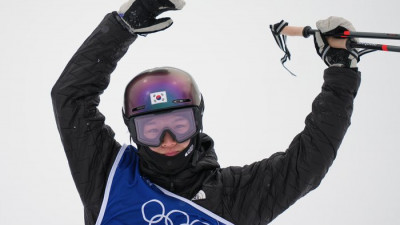 프리스타일 스키 이승훈, ‘한국 최초’ 10위로 하프파이프 결선 진출[2026 밀라노]