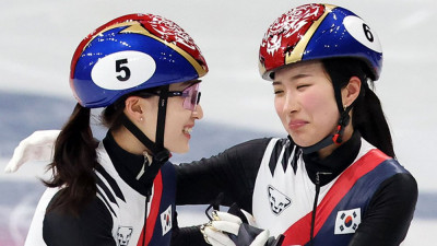 [용산사진관] 김길리, 쇼트트랙 여자 1500m 금빛 질주 '2관왕'…최민정 은메달