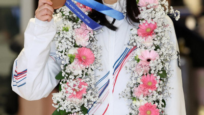 ‘韓 스노보드 새역사’ 동메달 걸고 금의환향… 유승은 응원 감사합니다!