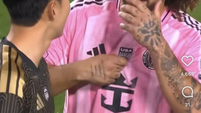 경기 중인데 ‘쏘니 유니폼 바꿔 줘’ 간절한 요청, 손흥민 향한 메시 동료의 ‘팬심’ 슈퍼스타의 위엄