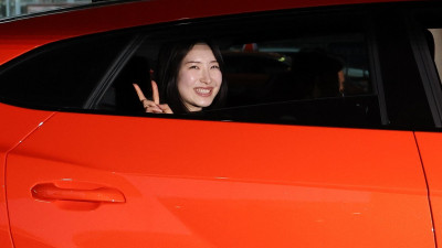 ‘동계올림픽 2관왕’ 김길리 금의환향… 람보르기니 탄 람보르길리