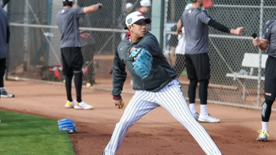 “감독님이 야마모토 영상 보내시더라” 염갈량 ‘세뇌 교육’ 속 LG 정우영 ‘부활’ 정조준 [SS인천공항in]