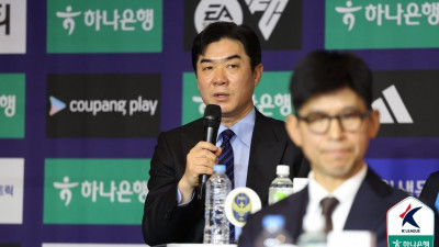 이청용 품은 윤정환 “실력은 두말할 것도 없다… 실수 누구나 할 수 있다”