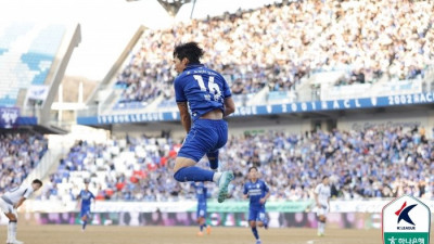 이정효 감독 빅버드 데뷔전에 2만 4071명 몰렸다, 2-1 짜릿한 역전승으로 ‘최고의 출발’[현장리뷰]