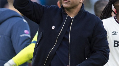 경질 위기→4연승으로 귀신같이 살아난 슬롯 감독, 맨유와 챔스권 경쟁 본격화…안필드 분위기가 달라졌다