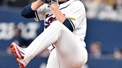 [포토]야구대표팀 박영현, 힘차게!