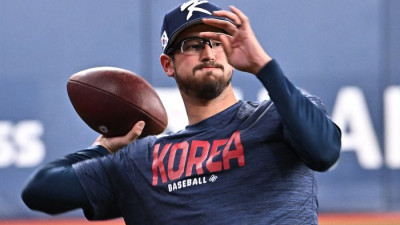 “효과 대박” 대표팀 ‘럭비공’ 대체 뭐지? 류지현호 선수들이 훈련 대신 큰 공 던진 사연 [SS비하인드]