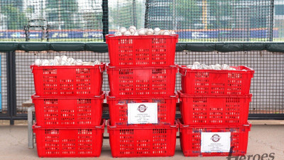 키움, 대만 가오슝 소재 야구부에 ‘키움볼’ 전달