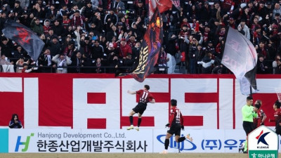 ‘통한의 추가시간 실점’ 다잡았던 ‘대어’ 놓쳤다…역사적인 1부 홈 개막전 ‘매진’ 부천, 대전과 1-1 무승부[현장리뷰]