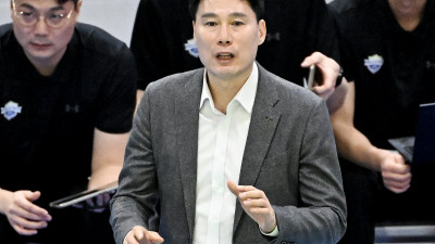 [수원 토크박스] 은퇴식 앞둔 양효진… 강성형 기분 어떠냐고 물어보니 그냥 웃더라