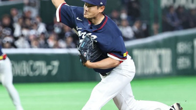 8강을 향한 노장의 투혼! ‘미친 호투’ 노경은, 갑작스러운 등판에도 2이닝 무실점 쏴다 [SS시선집중]