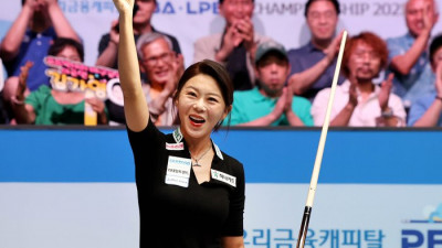 ‘당구 여왕’ 김가영, 천적 관계 청산! ‘뜨는 별’ 정수빈과 네 번째 대결만에 승리 ‘월챔 8강행’…차유람과 격돌