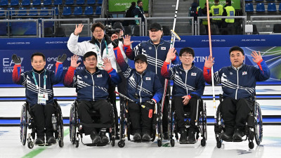 휠체어컬링 혼성팀, 개최국 이탈리아 꺾고 동계 패럴림픽 준결승行