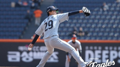 한화 ‘5선발 경쟁’ 뜨겁다! 황준서, 시범경기 3이닝 1실점 호투 “공격적 투구 보여줄 것” [Hot&Cool]