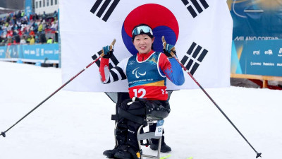 ‘금빛 질주’ 김윤지, 단일 대회 5개 메달… 한국 최초 대기록