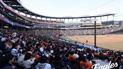 “시범경기인데, 벌써 매진이라니” 꽃샘추위도 못 막은 ‘야구 열기’…2년 연속 1200만 ‘청신호’ [SS포커스]