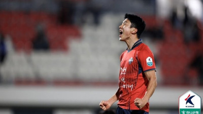 ‘고재현 극적 동점골’ 김천, ‘이상헌 퇴장’ 수적 열세 딛고 ‘프리드욘슨 첫 골’ 광주와 1-1 무승부