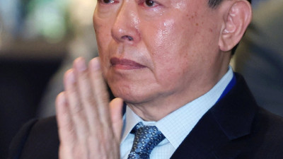 [SW현장] ‘키다리 아저씨’의 눈물… 신동빈 롯데 회장, 설상 영웅들에 특별 포상금 안겼다