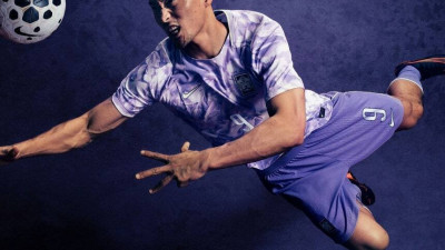 “할머니 몸뻬야?” 축구대표팀 유니폼 갑론을박…‘호평’ 日과 대조적