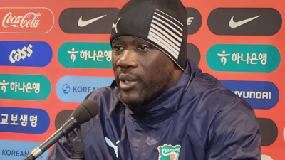 “바이에른 뮌헨, 김민재 팬이야” 코트디 감독 ‘깜짝 발언’…홍명보호 약점 묻자 “우리만 간직” 재치 발휘 [SS 밀턴 케인즈 현장]