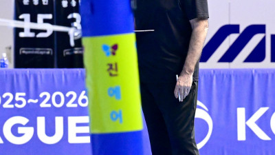1차전 내준 필립 블랑 “대한항공 외인 교체… 절대 공평하지 않아”
