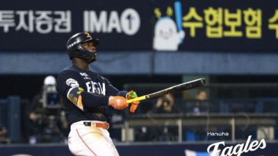 “너무 행복하다” 시즌 첫 ‘손맛’ 본 한화 페라자, 홈런보다 더 기뻤던 팀 ‘연패 탈출’ [SS잠실in]