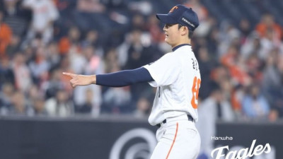 “요긴하게 잘 쓸 것 같다” 김경문 감독 ‘콕’ 집었다…‘고졸 신인’, 한화 불펜 힘 될까 [SS시선집중]