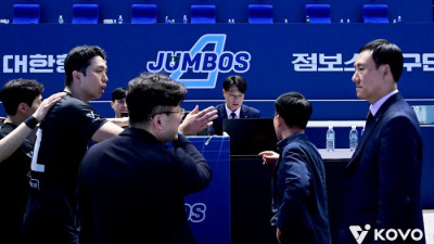 챔프전 2차전 뒤흔든 5세트 듀스 레오 서브 득점 ‘판독 논란’, 현대캐피탈은 KOVO에 이의제기…5일 오전 사후 ‘판독’