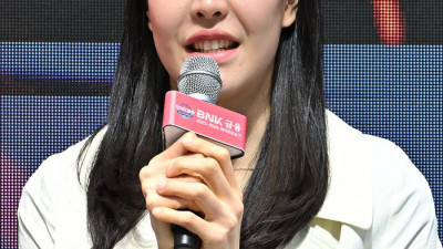 [포토]포스트시즌 각오 밝히는 KB스타즈 박지수