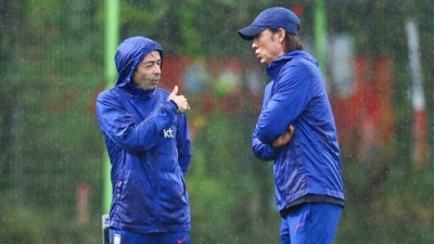 ‘현장의 감독’ 일파만파 ‘논란’된 아로소 코치 인터뷰…결국 기사 ‘삭제’ 엔딩