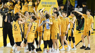 PO에서도 빛난 ‘허강박’ 트리오…KB, 우리은행과 PO 1차전서 73-46 압승