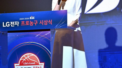 [포토] 프로농구 시상식 사회보는 오효주 아나