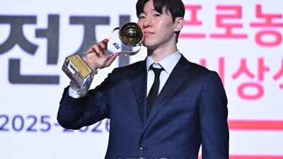 마침내 ‘국내 1위 선수’ 우뚝…소노 창단 첫 MVP 이정현 “자만하지 않고 최선 다할 것” [KBL 시상식]