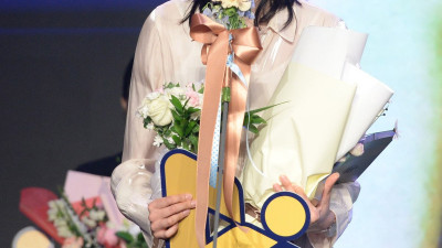‘블로퀸’ 양효진, 베스트7-신기록상 품으며 ‘뜨거운 안녕’