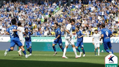 2-0→2-2→ 3-2 ‘미친 난타전’, 핸드볼 판정 하나가 선두 싸움 향방을 바꿨다…수원 삼성, 부산 잡고 승점 동률[현장리뷰]