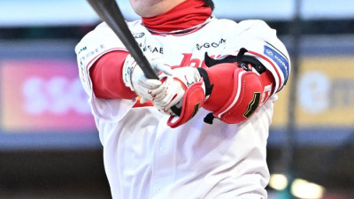 KBO 최초 보인다…SSG 최정, 21시즌 연속 10홈런까지 ‘-2’