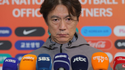 이건 위기 넘어 재앙… 홍명보호, 월드컵 코앞인데 중원 전멸 ‘초비상’